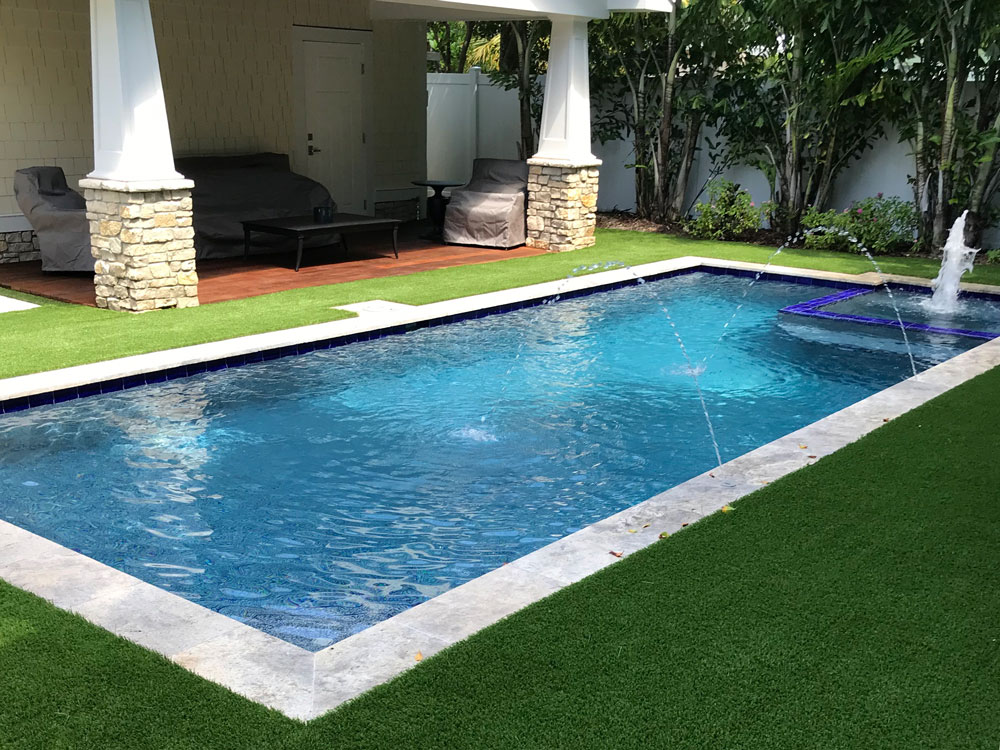 artificial-turf-around-pool-g1